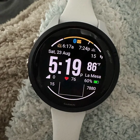 Garmin Smartwatch - White and Mint - Picture 6 of 8